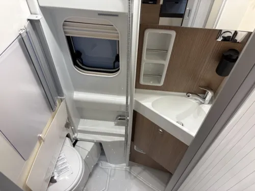 Malibu Van Comfort 640 LE 9tr Automatik / L&auml;ngsbetten Foto: 9