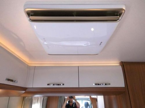 Hobby Optima De Luxe 75 HF LIT PAVILLON +SOLAIRE +PORTE-V&Eacute;LOS photo : 14