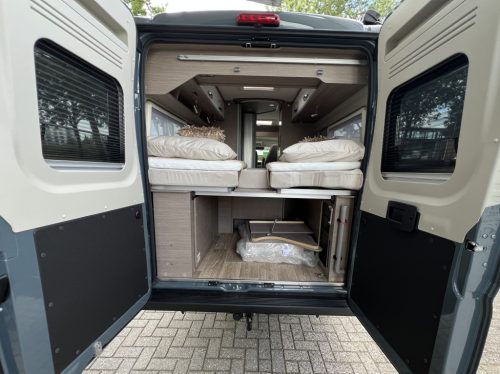 P&ouml;ssl Roadcruiser SINGLE BEDS 8-SPEED AUTOMATIC TOW HITCH photo: 23