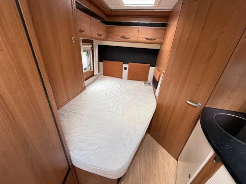 LMC Liberty Cruiser II 592 Compact Fixed bed Air conditioning photo: 14