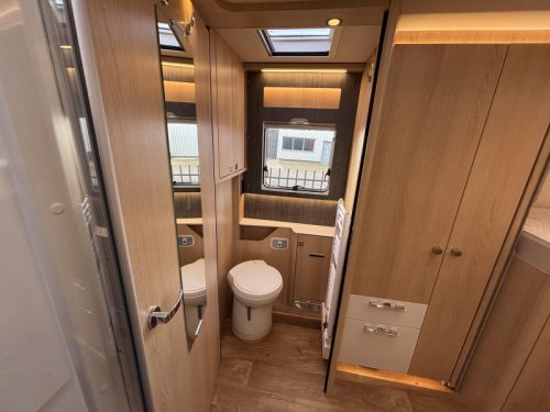 Hymer B ML I 880 Air conditioning, dish, automatic photo: 16