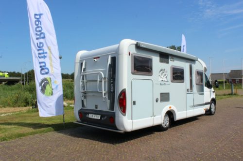 Knaus Sun Ti 700 Meg, Querbett, Garage, drehbare Vordersitze, Halbdinette, Sitzbank. Bj. 2008 Marum (Groningen) Foto: 32