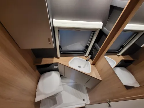 Knaus Sport 460 EU tr&egrave;s complet &eacute;quip&eacute; photo : 9