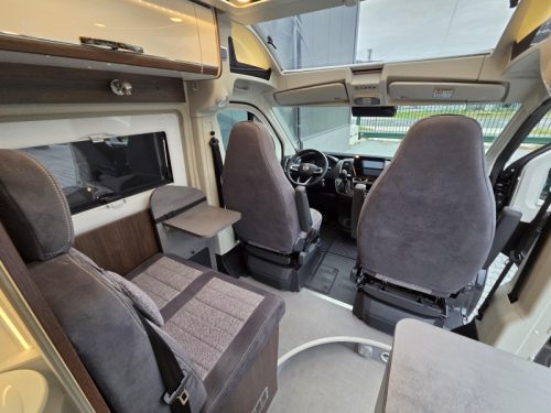 P&ouml;ssl Summit Prime 540 Skyroof Automaat Foto: 15