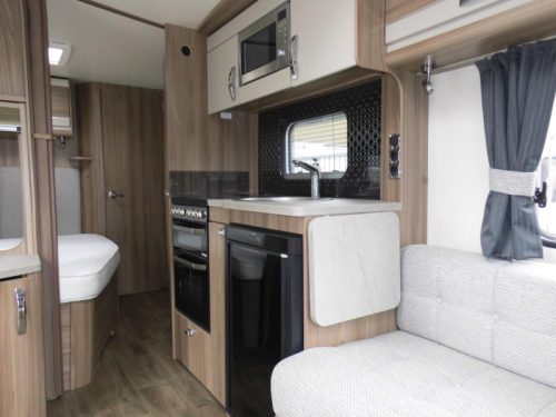 Sprite Cruzer 495 SR cassette awning! photo: 8