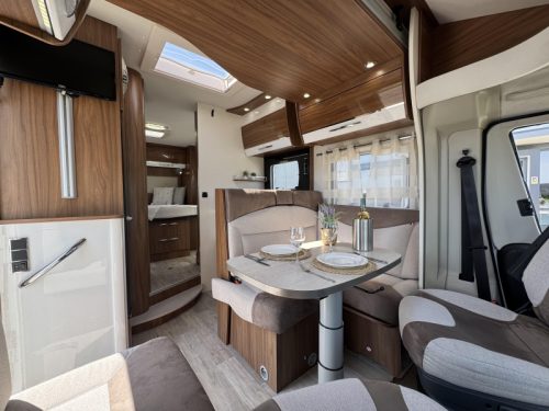 Pilote Essentiel P 706 Queensbed Pop-top roof photo: 1