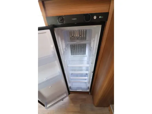 Weinsberg CaraLoft 700 MEH Einzelbetten Foto: 15