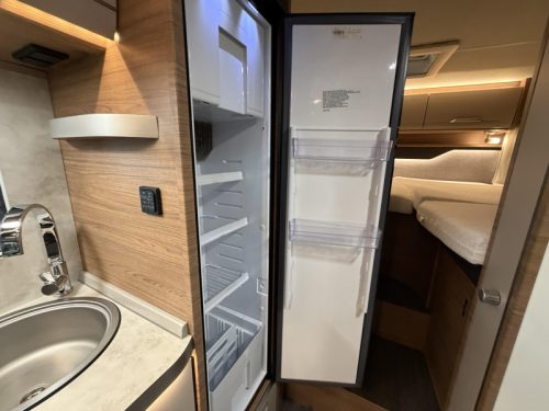 Knaus Vansation 650 MEG single beds  photo: 14