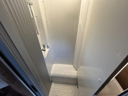 Knaus Van Wave 640 MEG 180 PK/Airco230/ Trekhaak  foto: 15
