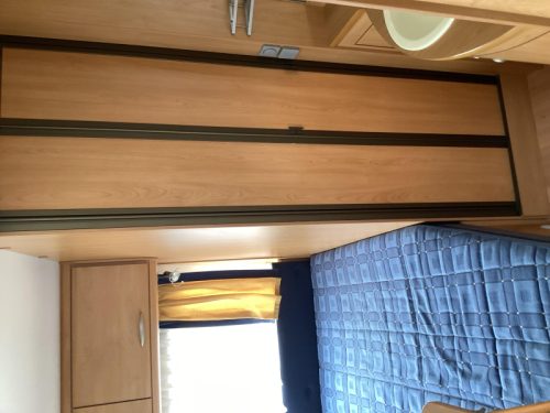 Knaus Sudwind 450 TUF awning photo: 18