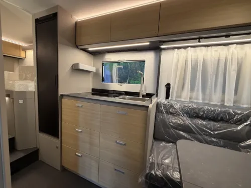 Adria Compact Select DL automatic / single beds  photo: 13