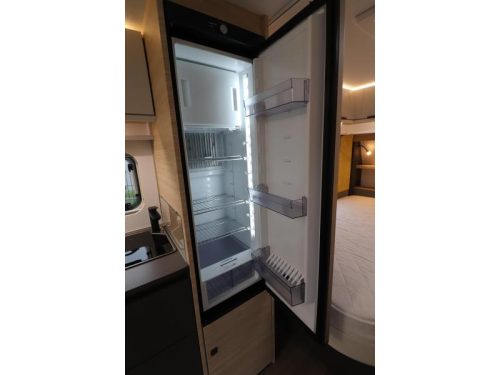 Fendt Apero 465 SFB French bed /Thule awning photo: 11