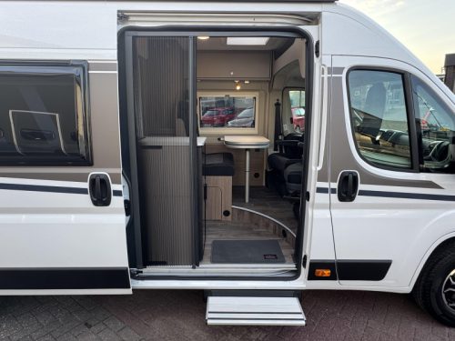 Carado CVE 640 8T Automatic-Longitudinal beds photo: 21