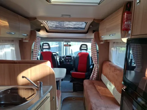 Challenger Genesis 38 complete and spacious Motorhome photo: 8