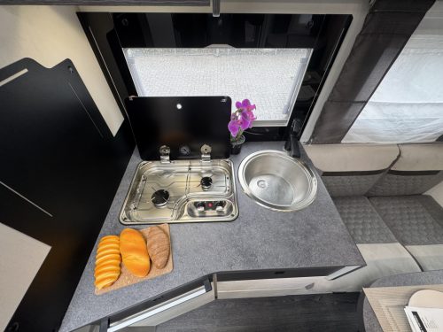 Chausson Titanium 788 QUEEN BED+POP-TOP ROOF+F2F AUTOMATIC EURO6 photo: 6