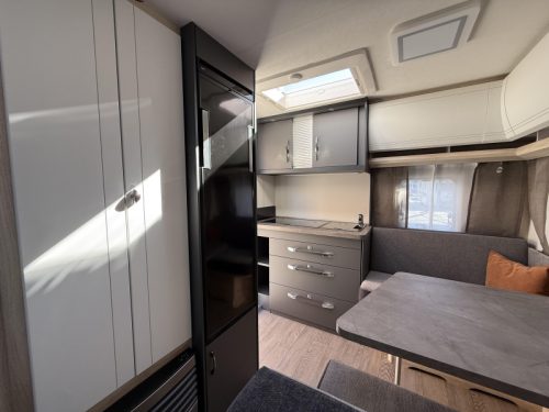 Hobby De Luxe 400 SFE Foto: 11