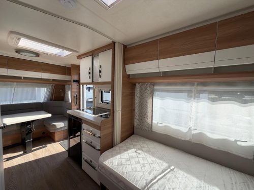 Hobby De Luxe 460 LU In NIEUWSTAAT! Foto: 10