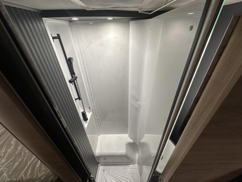 Knaus L!ve I 650 MEG IH44 photo: 1