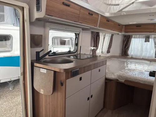 Eriba Touring 642 Ventura Legend White/Silver photo: 9