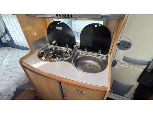 Hobby De luxe Easy 400 SF Sitzgruppe Festbett Toilette Foto: 7