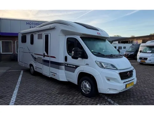 Adria Matrix Axess M 670 SC