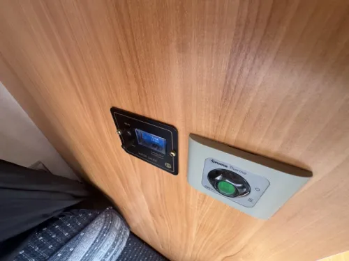 Adria Adora 472 LU banquette ronde lit fixe auvent photo : 8