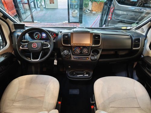 LMC INNOVAN 600 140HP Skyroof, Solar, Facelift photo: 1