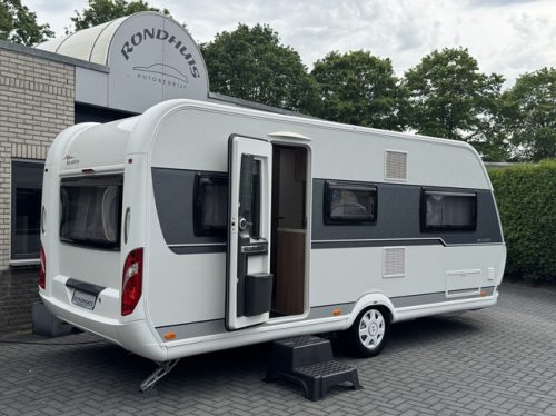 Hobby De Luxe 495 UL with single beds **Mover/Bike rack/Awning/Outdoor gas/2nd service hatch/1st owner/Very neat caravan** photo: 7