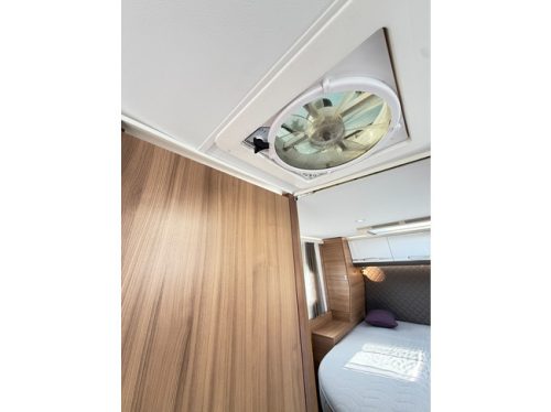 Adria CORAL 670 SC Supreme AUTOMAAT / C1 RBW / 5 SITZPL&Auml;TZE / LUFTFEDERUNG / ALDE / SOLARPANEL / MAXXFAN /CONSTRUCT SLOT / OFEN Foto: 11