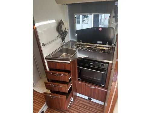 Adria Coral XL Plus 670 SL Oven, Inverter 2500 Watt photo: 12