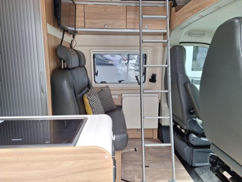 Hymer Yellowstone 636 180HP-AUTOMATIC+LEVELSYS photo: 2