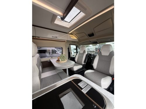 Karmann davis 620 9 speed automatic van conversion 141 hp euro 6 single beds awning flyscreen door swivelling bike rack solar panel photo: 22