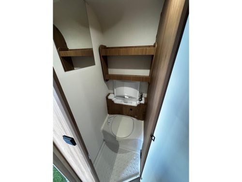 Caravelair Alba 390 stabiliser coupling  photo: 11