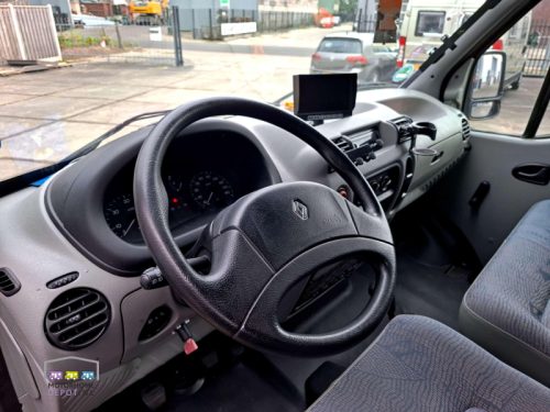 Renault Master Van conversion | Towing hitch | photo: 10