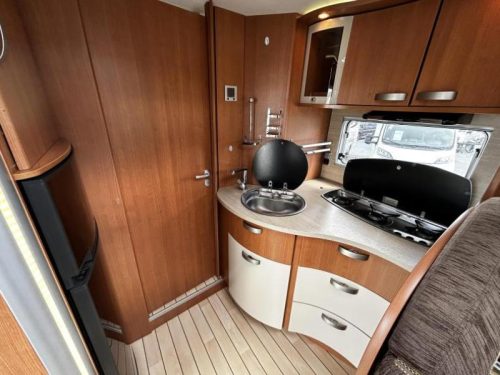 Pilote Explorateur G 741 Transverse bed/Pull-down bed/Alde/2012 photo: 12