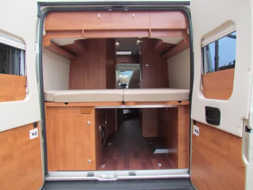 Malibu Van Comfort 600 DB Transverse bed, Automatic photo: 6