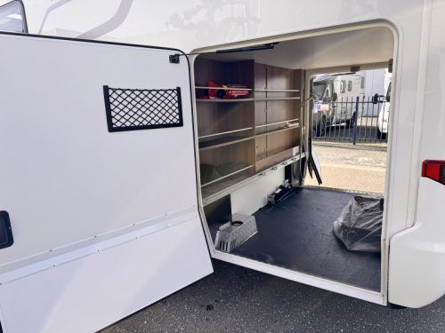 Hymer B-MC T 680 single beds pop-top roof photo: 6