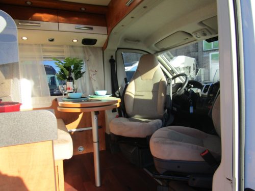 Malibu Van 600 LE Single beds, Automatic photo: 5