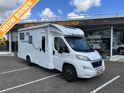 Laika Kosmo 209 single beds + pop-top roof  photo: 0