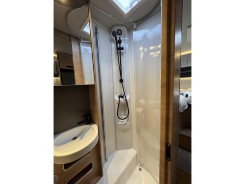 Knaus L!ve Wave 700 MEG  photo: 17