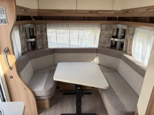 Hobby De Luxe 495 UL fully equipped! Mover/Awning/etc photo: 8