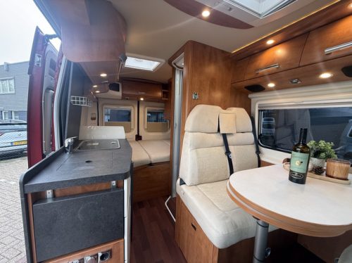Carthago Malibu 540 DB 177 PS sehr kompakter Kastenwagen 9-Gang-Automatik Querbett Goldschmitt Luftfederung niedriges Bett Markise Fliegengittert&uuml;r Remis Foto: 15