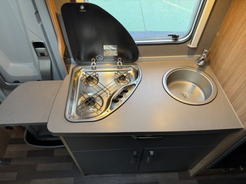 Weinsberg CARAHOME 700 DG / Kostenlose Unterbringung Foto: 12