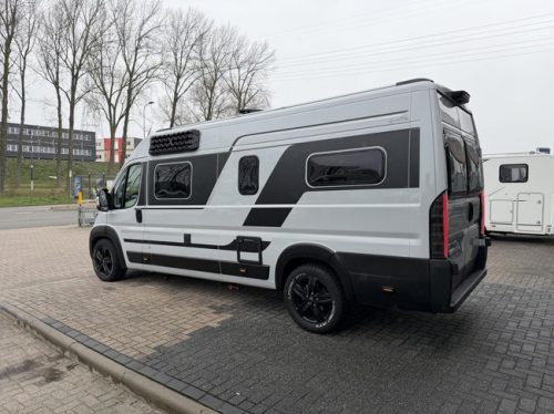 Adria Twin Supreme 640 SGX Solarpanel Skyroof Markise LED TV Foto: 6