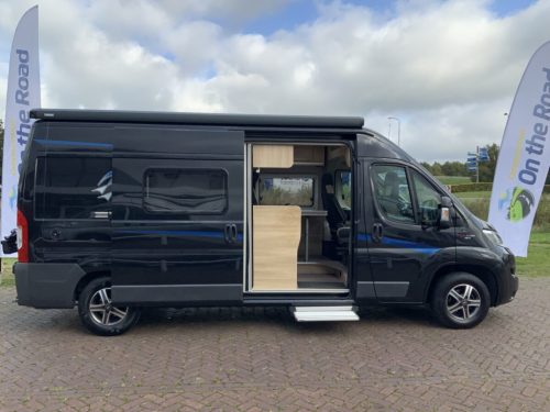 Knaus Boxstar Buscamper AUTOMATIC Transverse bed, Engine air conditioning, Swivel seats, Busbiker bicycle carrier, Year 2017 Camper centrum on the road Marum photo: 3