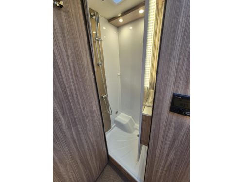 B&uuml;rstner Limited T 690 G Enkele bedden 2024  foto: 14