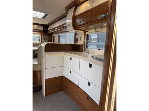 Carthago Liner For Two 53 L ROUND SEATING - full of accessories photo: 15