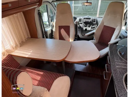 Hymer T 674 SL Single beds  photo: 11