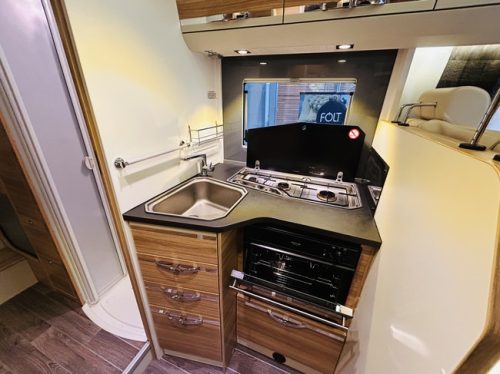 Adria CORAL S 670SL PLUS , Automaat, L&auml;ngsbetten, Origineel Nederlands, 1e eigenaar foto: 12