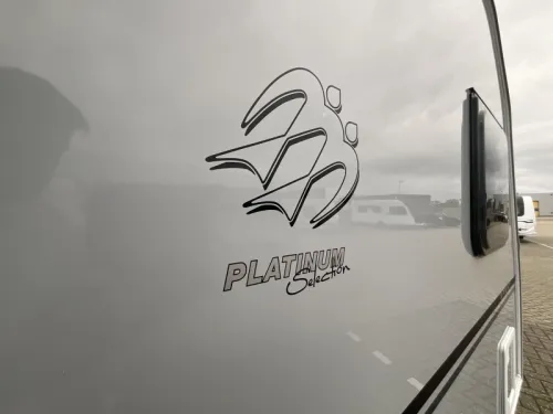 Knaus Sport Platinum 450 FU AKTION MODELL-FRANZ&Ouml;SISCHES BETT Foto: 12